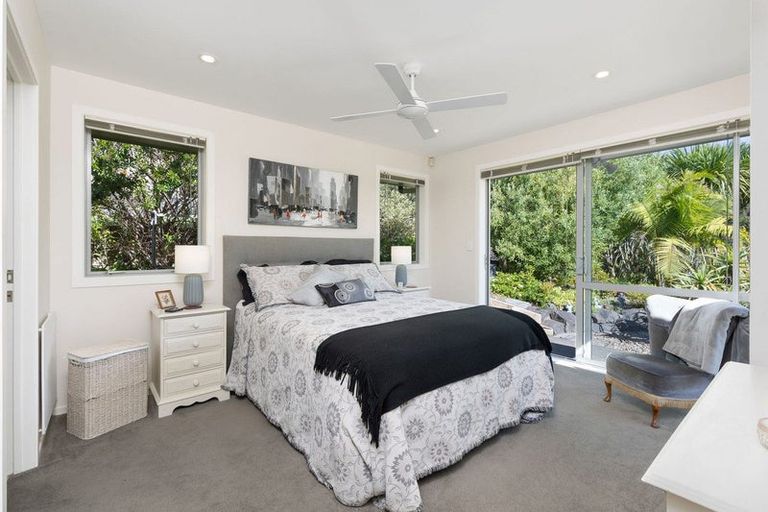 Photo of property in 5 Fendalton Place, Hatfields Beach, Orewa, 0931