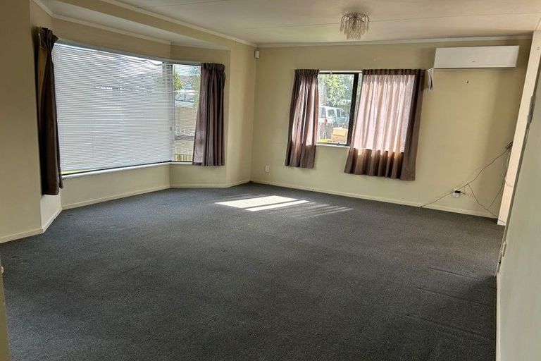 Photo of property in 82a Shifnal Drive, Randwick Park, Auckland, 2105