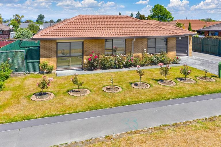 Photo of property in 9 Buckham Street, Rangiora, 7400