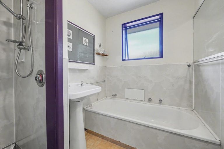 Photo of property in 2/119a Prestons Road, Redwood, Christchurch, 8051