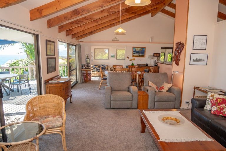 Photo of property in 39 Seaview Road, Cable Bay, 0420