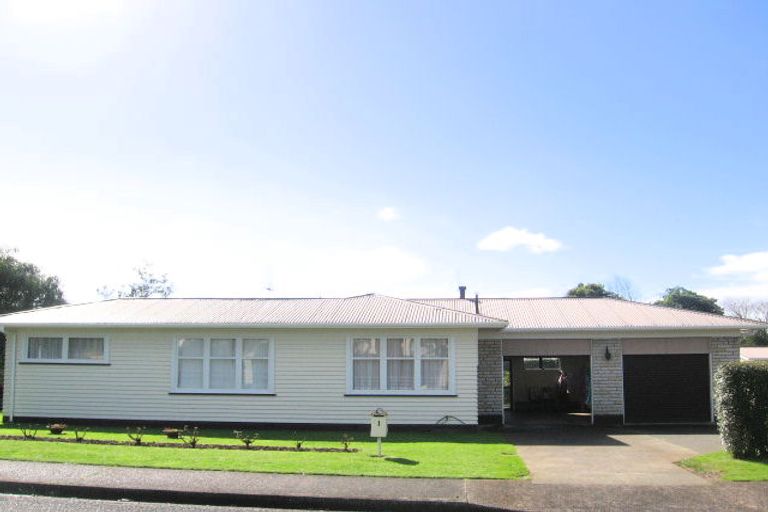 Photo of property in 1 Kowhai Park Road, Maunu, Whangarei, 0110