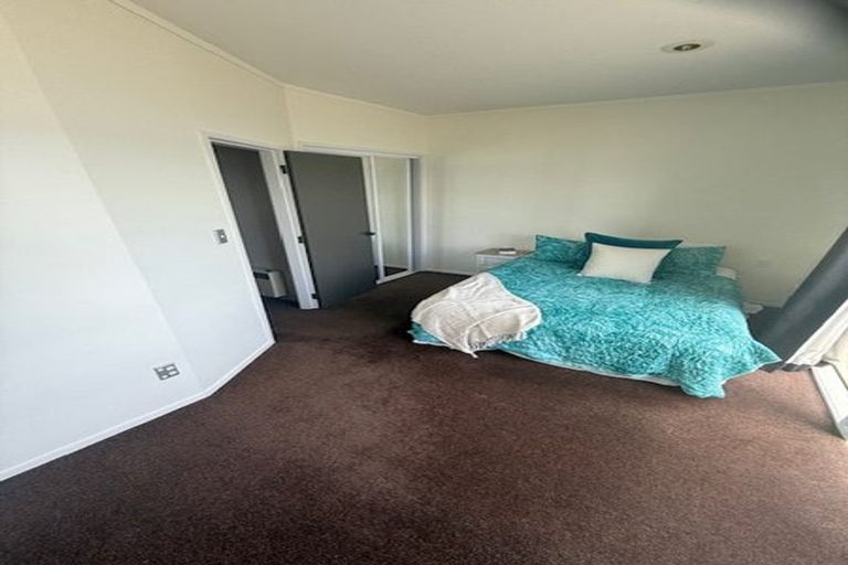 Photo of property in 2/517 Marine Drive, Sunshine Bay, Lower Hutt, 5013