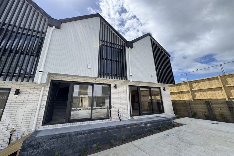 Photo of property in 2/36 Fairdale Place, Birkdale, Auckland, 0626