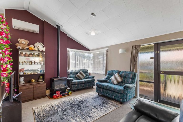 Photo of property in 16 Mercury Street, Milson, Palmerston North, 4414