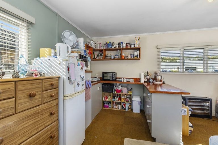 Photo of property in 78 Oxford Street, Tawa, Wellington, 5028