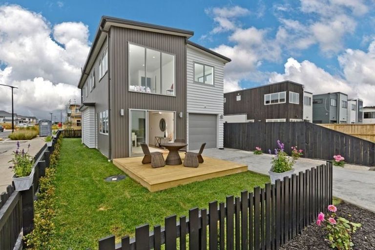 Photo of property in 2 Blackbird Lane, Hobsonville, Auckland, 0616