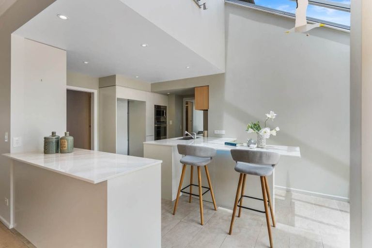 Photo of property in 206 Hurstmere Road, Takapuna, Auckland, 0622