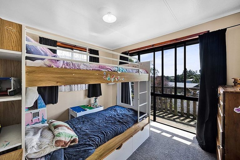 Photo of property in 3 Ward Place, Marfell, New Plymouth, 4310