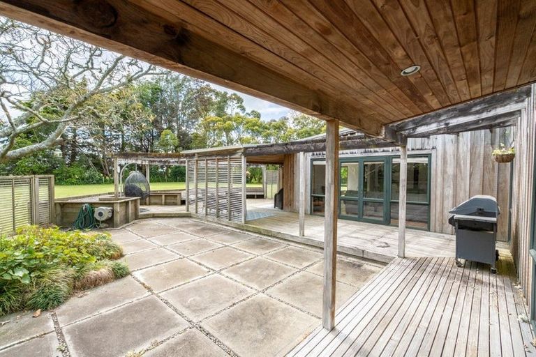 Photo of property in 915 Rangiotu Road, Rangiotu, Palmerston North, 4477