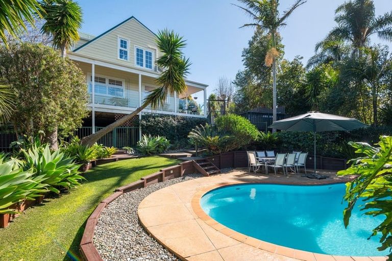 Photo of property in 12 Regia Close, Half Moon Bay, Auckland, 2012