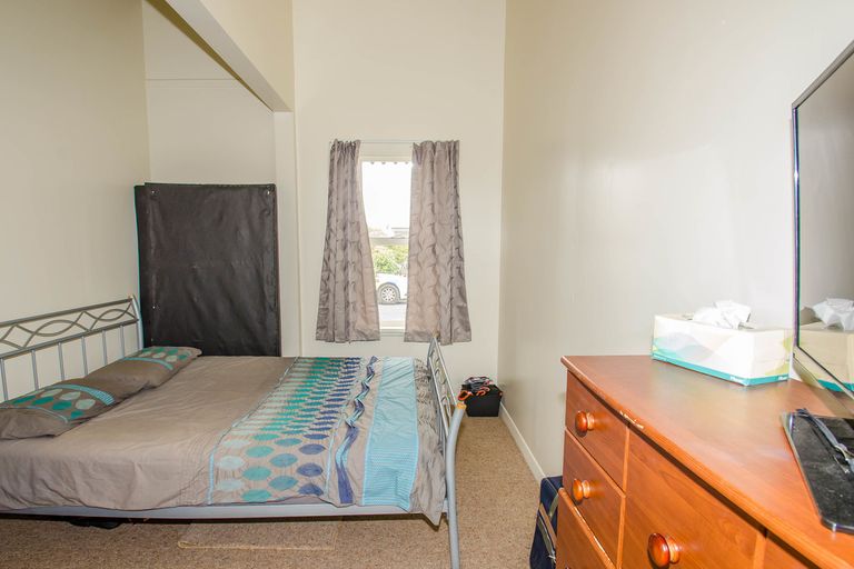 Photo of property in 32 Cutten Street, South Dunedin, Dunedin, 9012