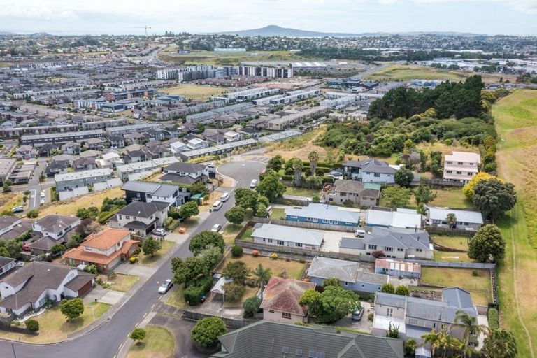 Photo of property in 25 Gollan Road, Mount Wellington, Auckland, 1072