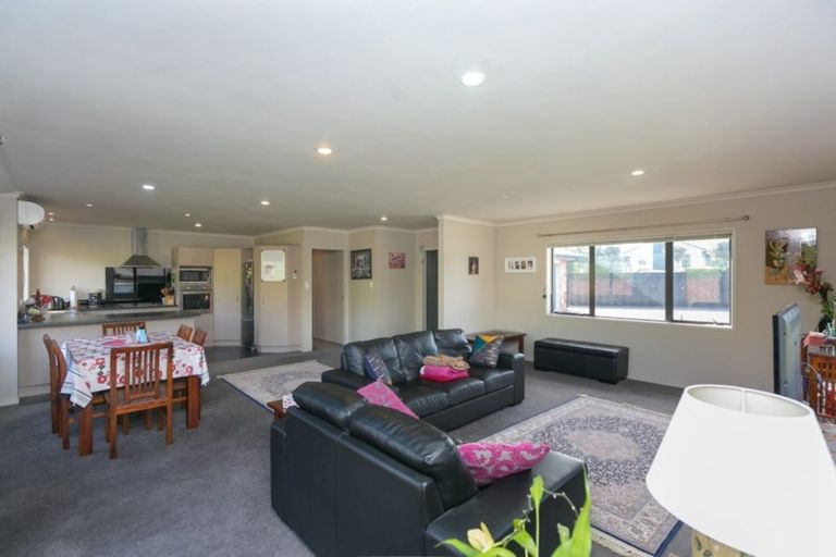 Photo of property in 5 Montrose Place, Highlands Park, New Plymouth, 4312