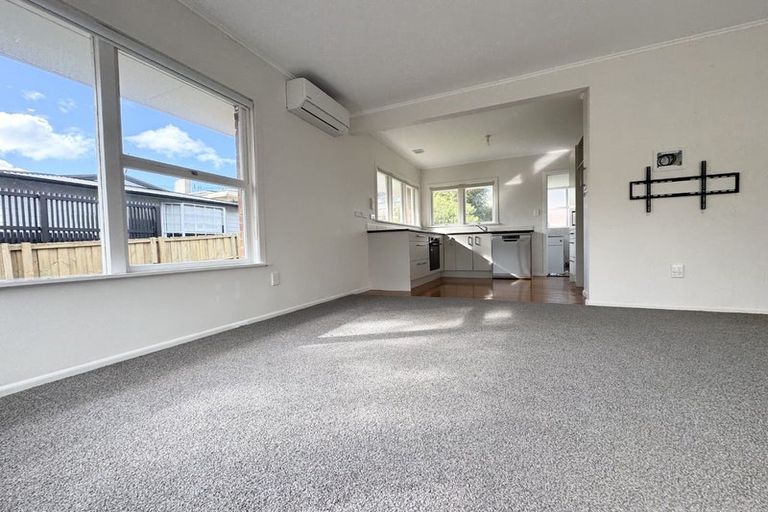 Photo of property in 1/45a Northboro Road, Belmont, Auckland, 0622