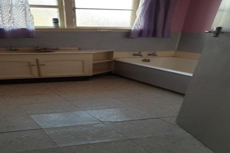 Photo of property in 203 Egmont Street, Patea, 4520