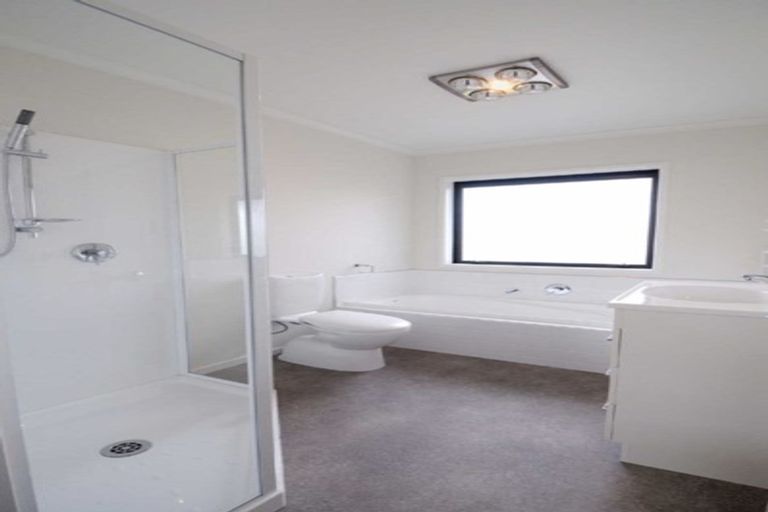 Photo of property in 48 Shillingford Boulevard, Rolleston, 7615