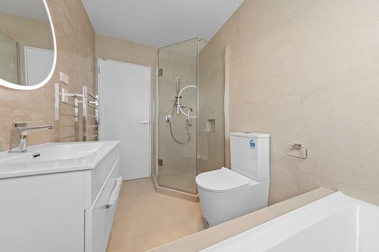 Photo of property in 89b Reeves Road, Pakuranga, Auckland, 2010