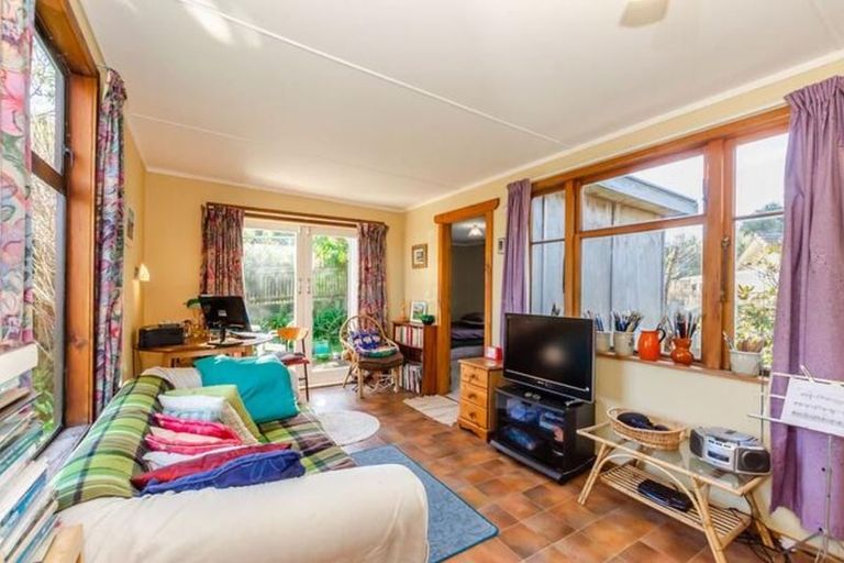 Photo of property in 28 Forest Road, Raumati South, Paraparaumu, 5032