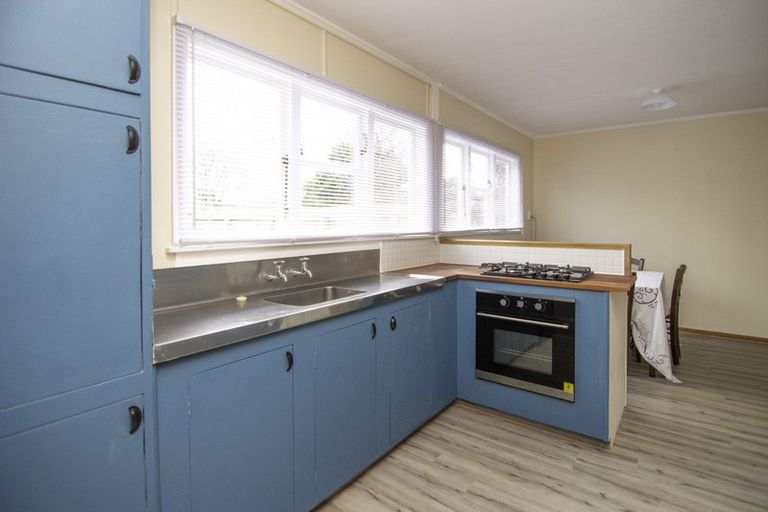 Photo of property in 11 Renfrew Place, Highbury, Palmerston North, 4412