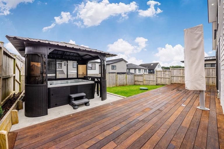 Photo of property in 13 Paripari Street, Flat Bush, Auckland, 2019