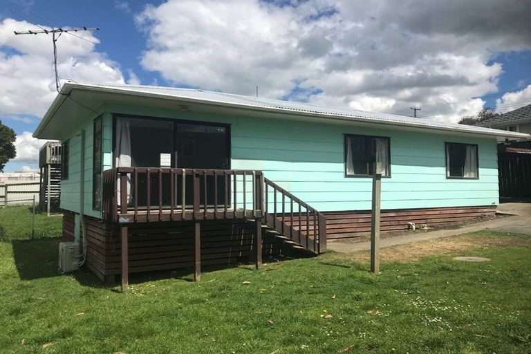 Photo of property in 2/27 Christmas Road, Manurewa, Auckland, 2102