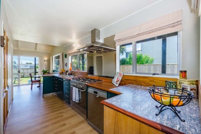 Photo of property in 56 Dixie Street, Te Horo Beach, Otaki, 5581