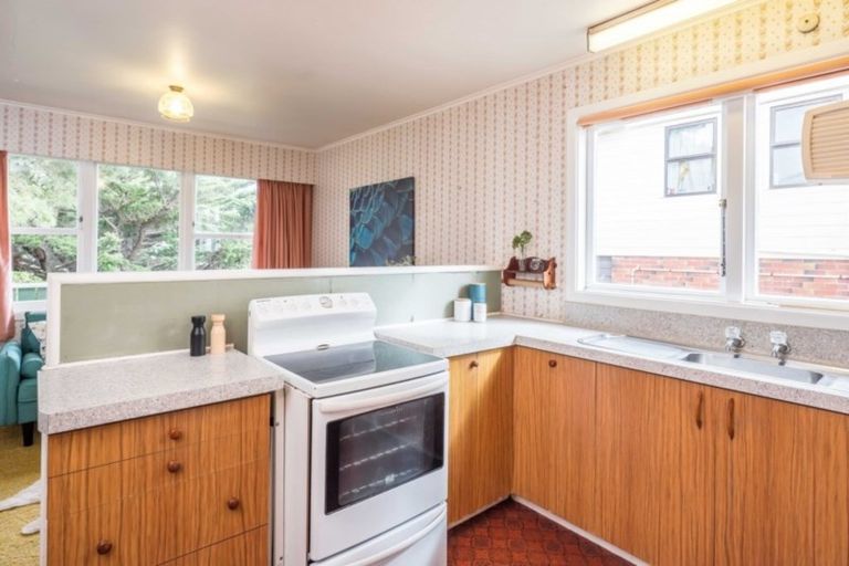 Photo of property in 34 Westview Grove, Miramar, Wellington, 6022