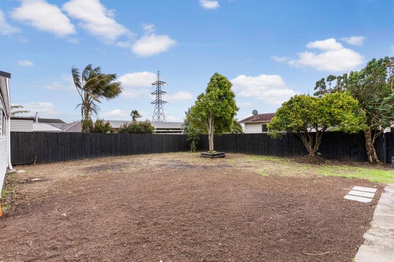 Photo of property in 54 Sikkim Crescent, Clover Park, Auckland, 2019