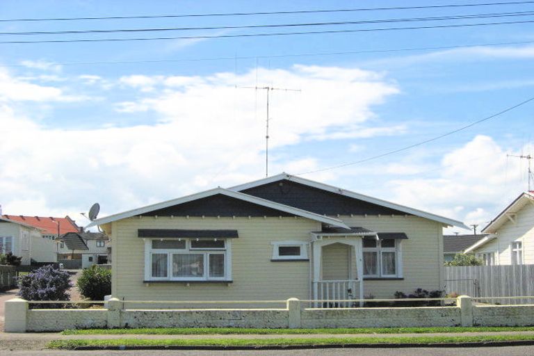Photo of property in 6 Puriri Street, Gonville, Whanganui, 4501