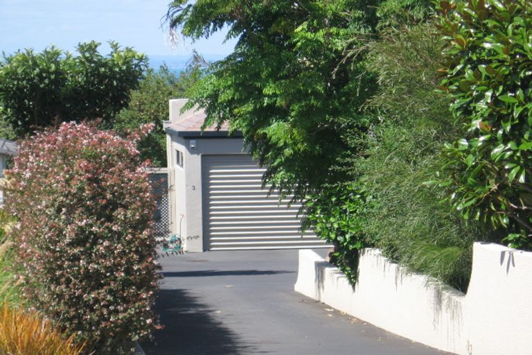 Photo of property in 1/5 Vaughan Crescent, Murrays Bay, Auckland, 0630