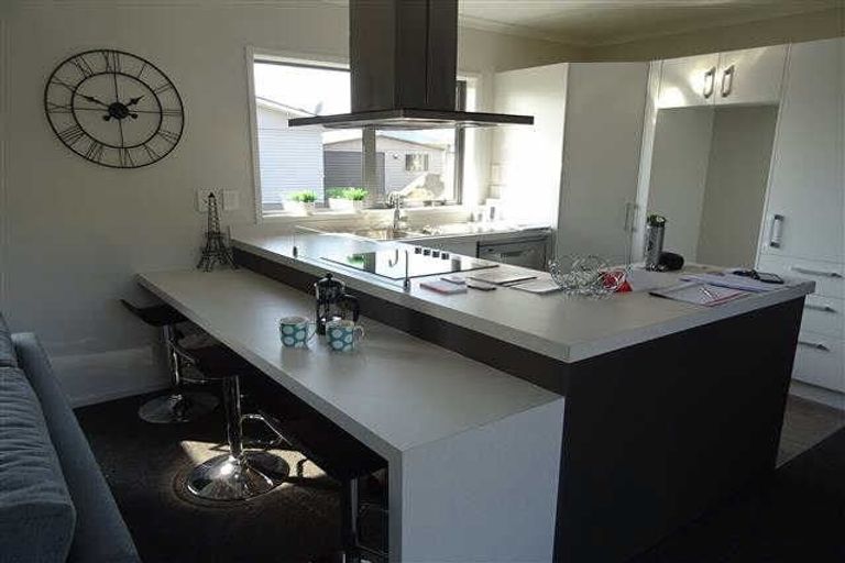 Photo of property in 43 Tuhikaramea Road, Dinsdale, Hamilton, 3204