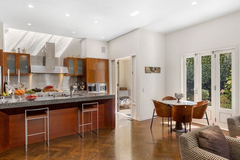 Photo of property in 3 Crescent Road, Parnell, Auckland, 1052