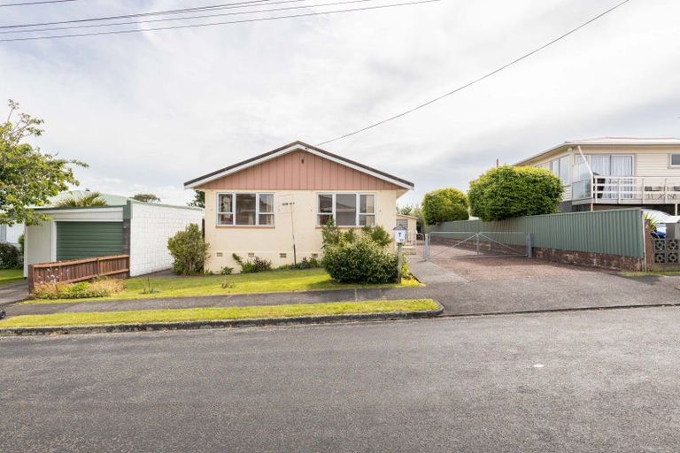 Photo of property in 7 Lydford Place, Spotswood, New Plymouth, 4310