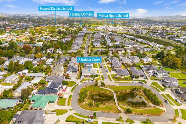 Photo of property in 6 Kahika Grove, Huapai, Kumeu, 0810