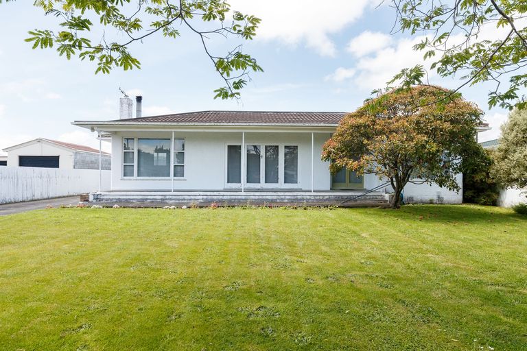 Photo of property in 35 Manchester Street, Takaro, Palmerston North, 4412