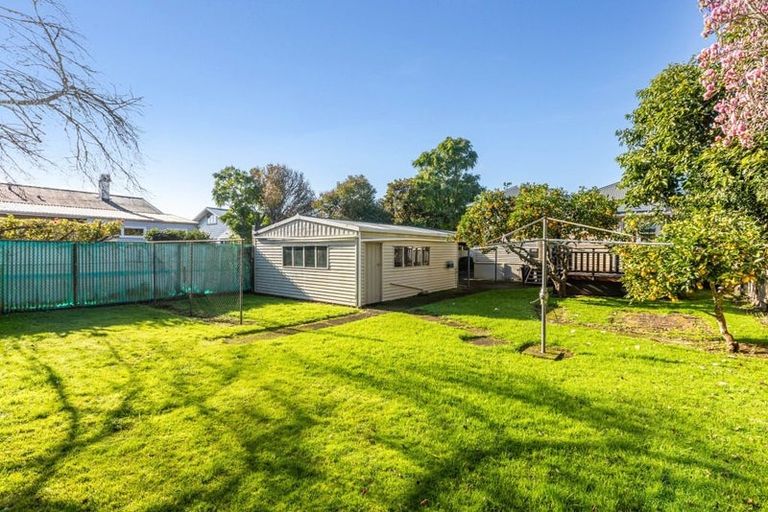 Photo of property in 1 Momona Road, Greenlane, Auckland, 1051
