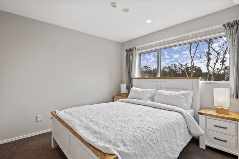 Photo of property in 8/147 Albany Highway, Unsworth Heights, Auckland, 0632