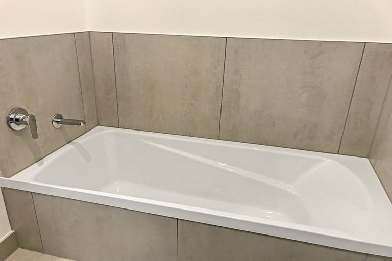 Photo of property in 62 Spenmoor Street, Newlands, Wellington, 6037