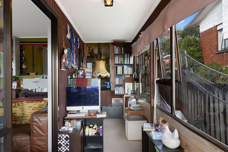 Photo of property in 1/4219 Great North Road, Glendene, Auckland, 0602