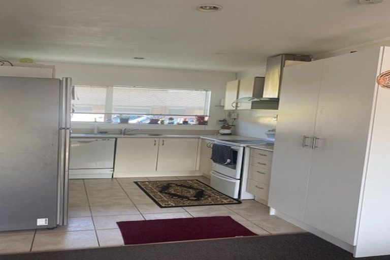 Photo of property in 15 Carlas Way, Ranui, Auckland, 0612