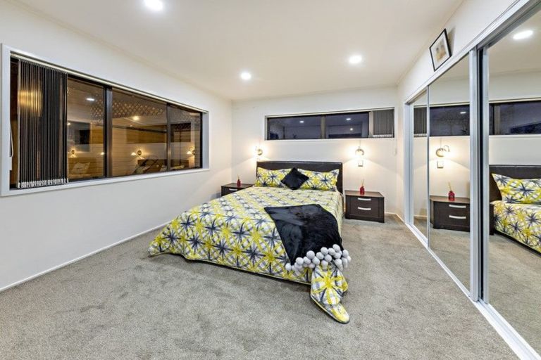 Photo of property in 180 Walter Strevens Drive, Conifer Grove, Takanini, 2112