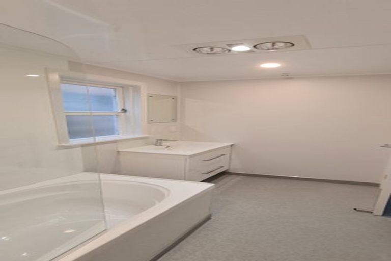 Photo of property in 9 Lipman Street, Mount Victoria, Wellington, 6011