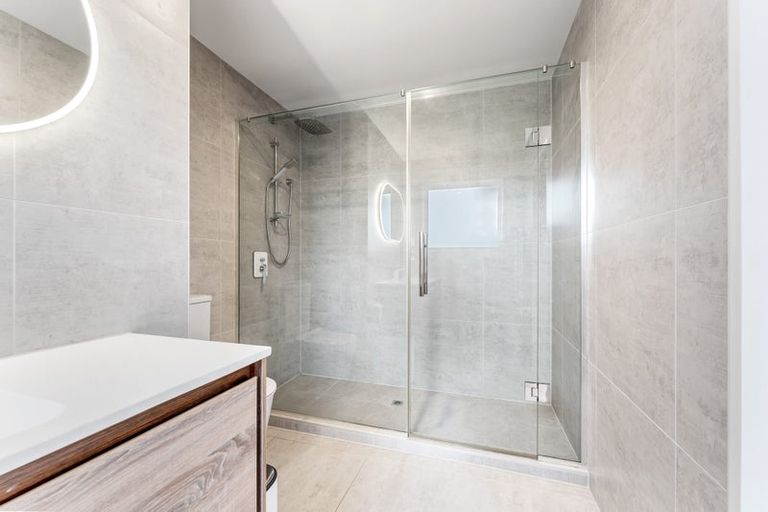 Photo of property in 2 Boocock Crescent, Orewa, 0931