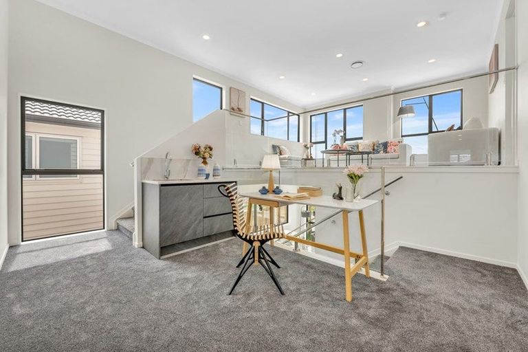 Photo of property in 24 Ballyalton Crescent, Flat Bush, 2019