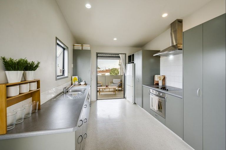 Photo of property in 17 Barry Street, Ahuriri, Napier, 4110