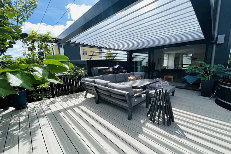 Photo of property in 240 Hobsonville Point Road, Hobsonville, Auckland, 0616