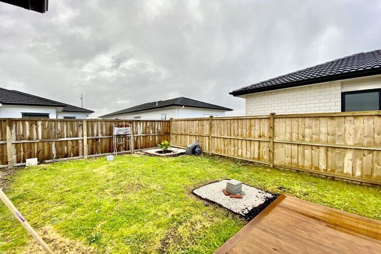 Photo of property in 6 Black Beech Crescent, Takanini, 2110