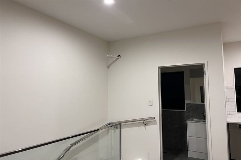 Photo of property in 6 Kari Lane, Kumeu, 0810