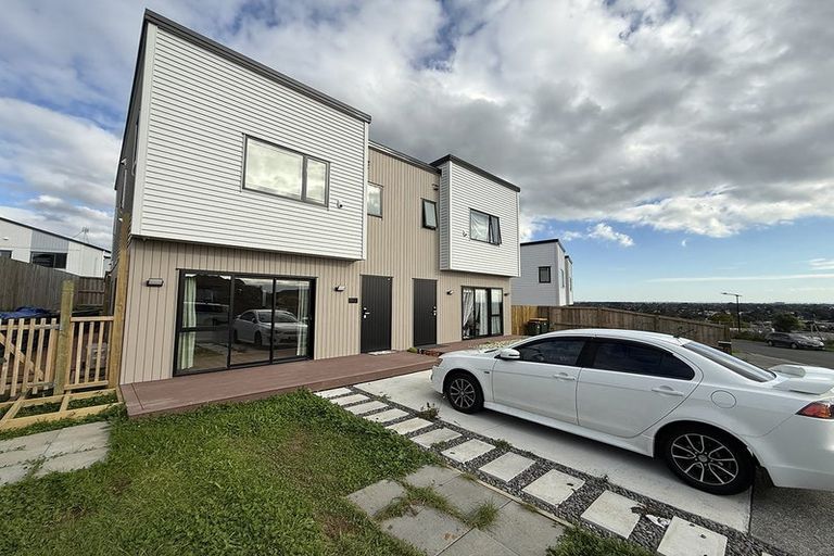 Photo of property in 52a Crestview Rise, Papakura, 2110